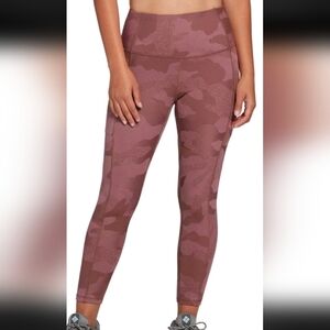 The North Face Women's Luxe Motivation Pocket 7/8 Legging Maroon Camo Large EUC